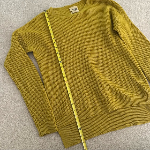 WILFRED FREE Sz Medium 100% Wool Yellow Waffle Knit Chunky Crew Neck Sweater - Picture 5 of 8